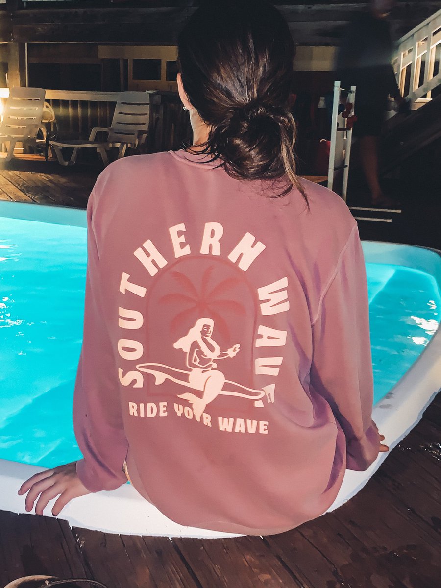 SouthernWaveTN's tweet photo. Can floaty Friday be a thing?!🍩 Getting ready to restock the Retro Crewnecks—love seeing our #WaveRiders reppin’ them this summer! #SouthernWave #RideYourWave #summer https://t.co/OM4ivZ7lc4