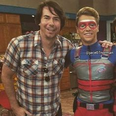 FanaccJace's tweet photo. appreciation post #100!!!! Jace, how was the diez leches cake?? Btw @mikecaron_la how did you guys make the diez leches cake?? If there aren't that many bc i wanted one for my bday but they said there wasnt that many leches:( @Jacenorman https://t.co/Rgb9EepPcQ
