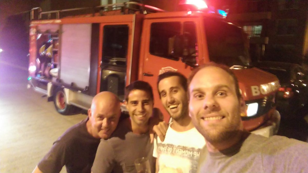 Con tantos incendios me llegó este recuerdo
#quevenganlosbomberos
@