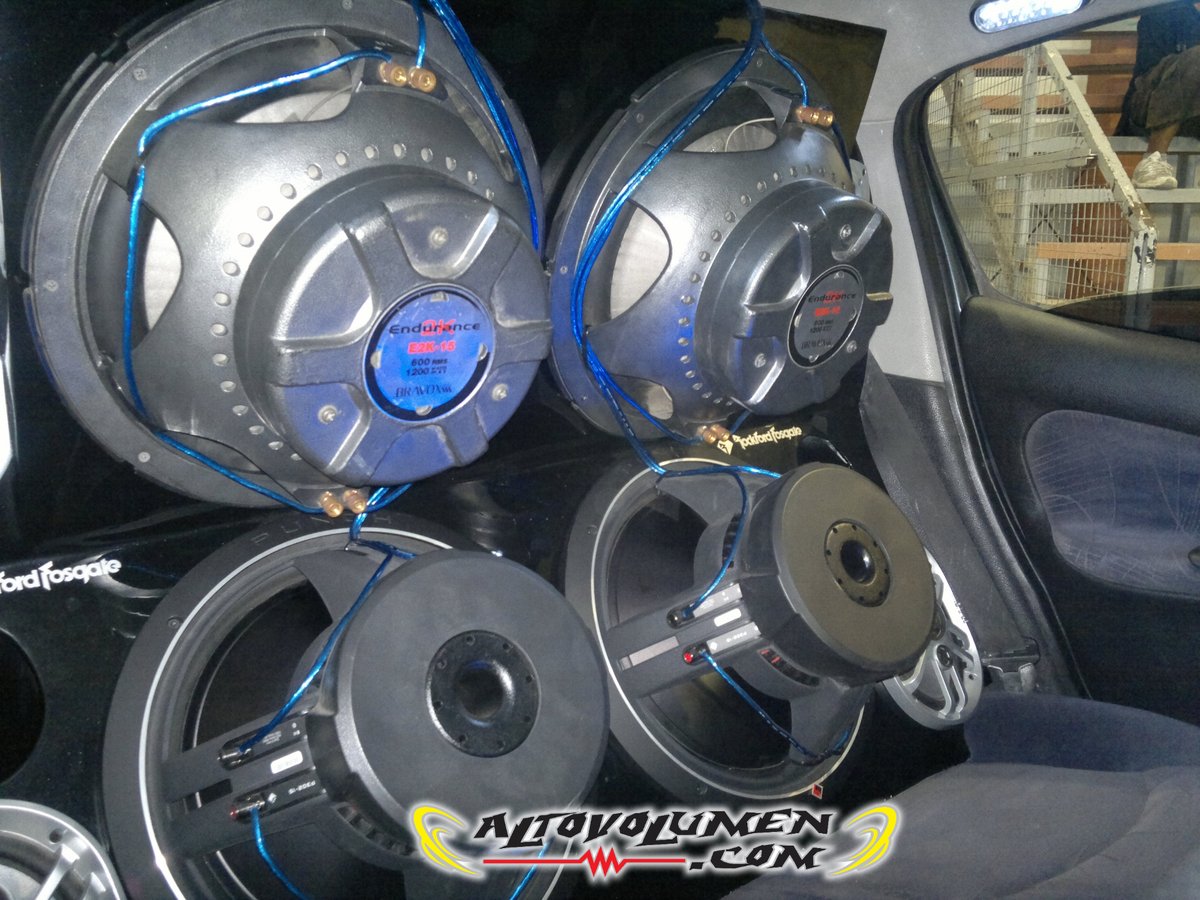 altovolumencom's tweet photo. ➡️ Paredón con muchos recuerdos
🔈 Bravox &amp; Rockford
🤙 Combinaciones que "midieron"
💥 #Altovolumen #Rockford #bravox
🌐 https://t.co/R11Lh150bi https://t.co/wRcSMXAQo5