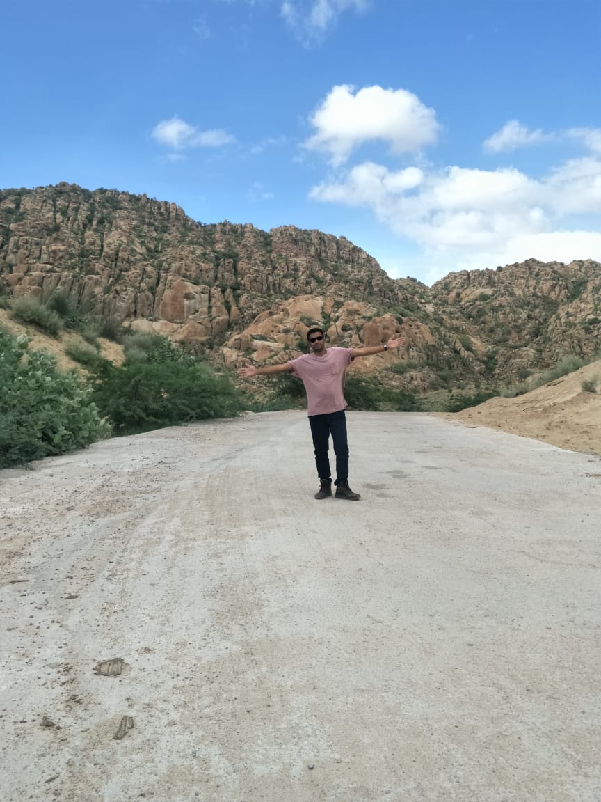 mk207115's tweet photo. وٺا  مينهن  هوندا
سٺا  ڏينهن هوندا،
اسان بن پرين پيارا
الائي ڪيئن هوندا..!
Nagarparker, Paradise of Sindh https://t.co/vSBeKDCvRa