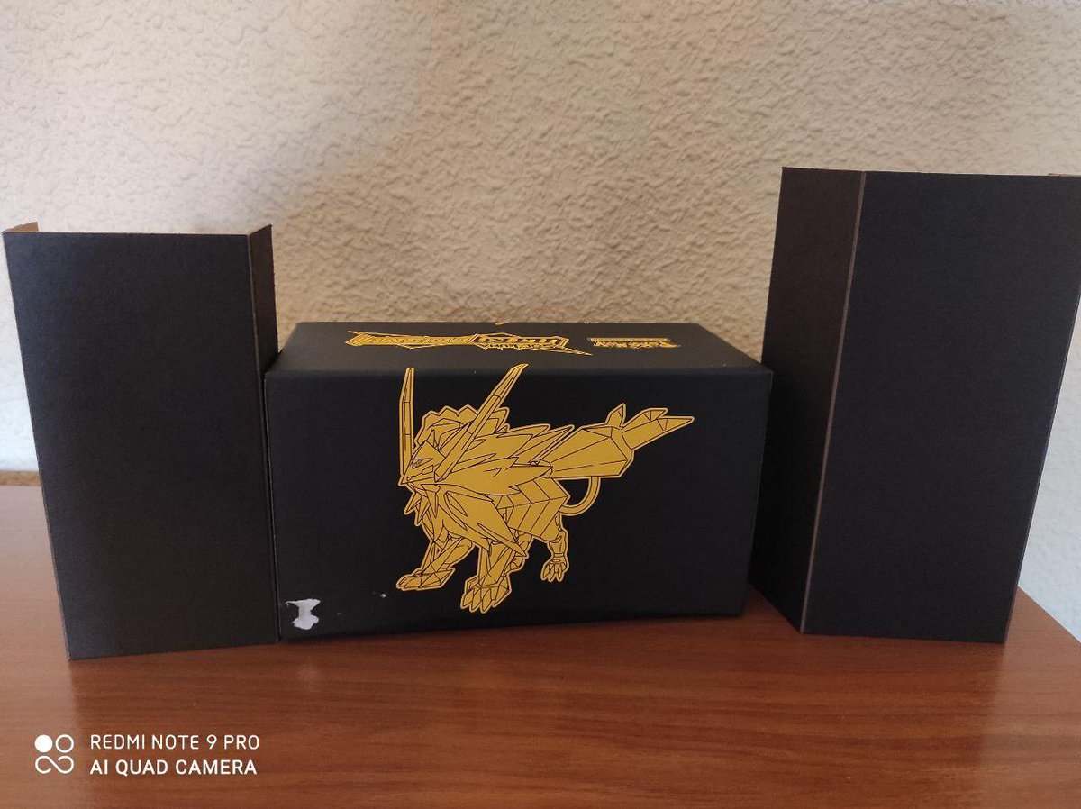 Sadariku_'s tweet photo. @VideojuegosGAME ¿Me podéis explicar porque viene la pegatina de alarma en la caja interna del producto que sirve para trasladarlo (estropeándola con el pegamento),en lugar de en todo caso, venir en el cartón que también viene dentro y que se acabará tirando? Así no... https://t.co/fnOHffgaH5