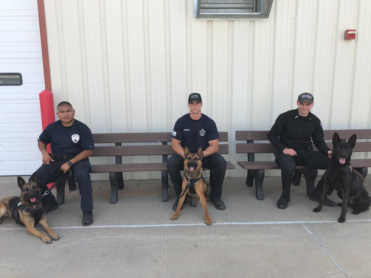 KPD339's tweet image. Officer Alstrom #239 and Bane getting in some quality training time with fellow K9 Officers from Columbus and Hall County.  Excellent training partners!!!!  Keep up the great work.  

@HallSheriff @Columbus_NE_PD @KearneyPolice @NSP_DogDivision