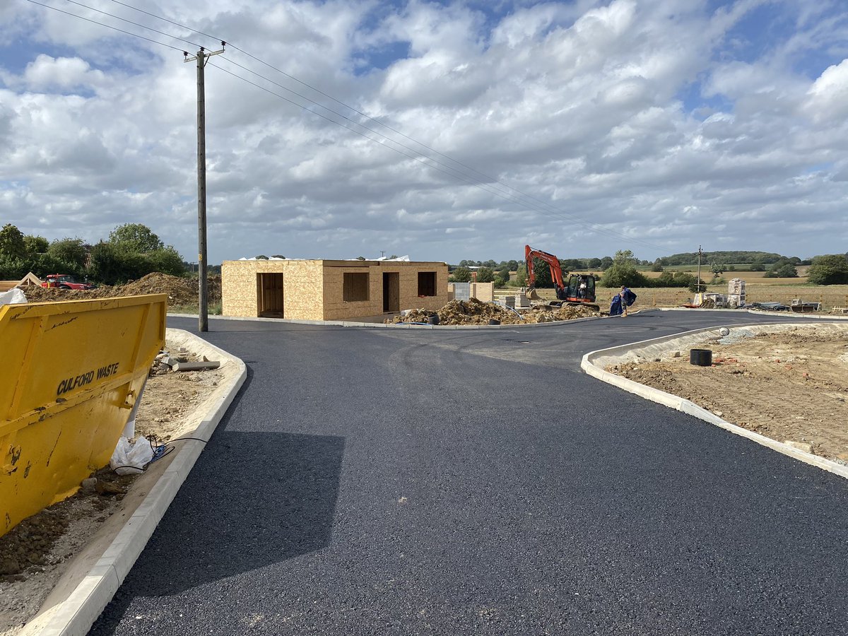 jdma_paving's tweet image. New roadway for new build development completed today in Norton, Suffolk. #kerbs #subbase #basetarmac #norton #suffolk #jdma