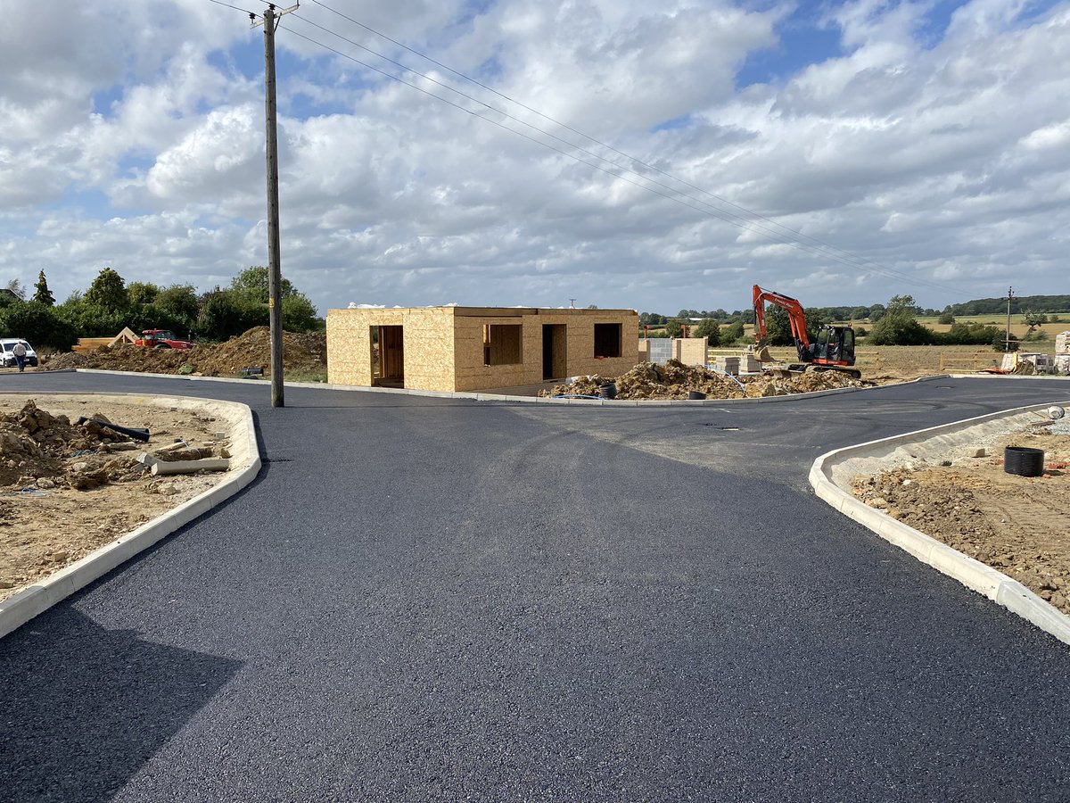 jdma_paving's tweet image. New roadway for new build development completed today in Norton, Suffolk. #kerbs #subbase #basetarmac #norton #suffolk #jdma