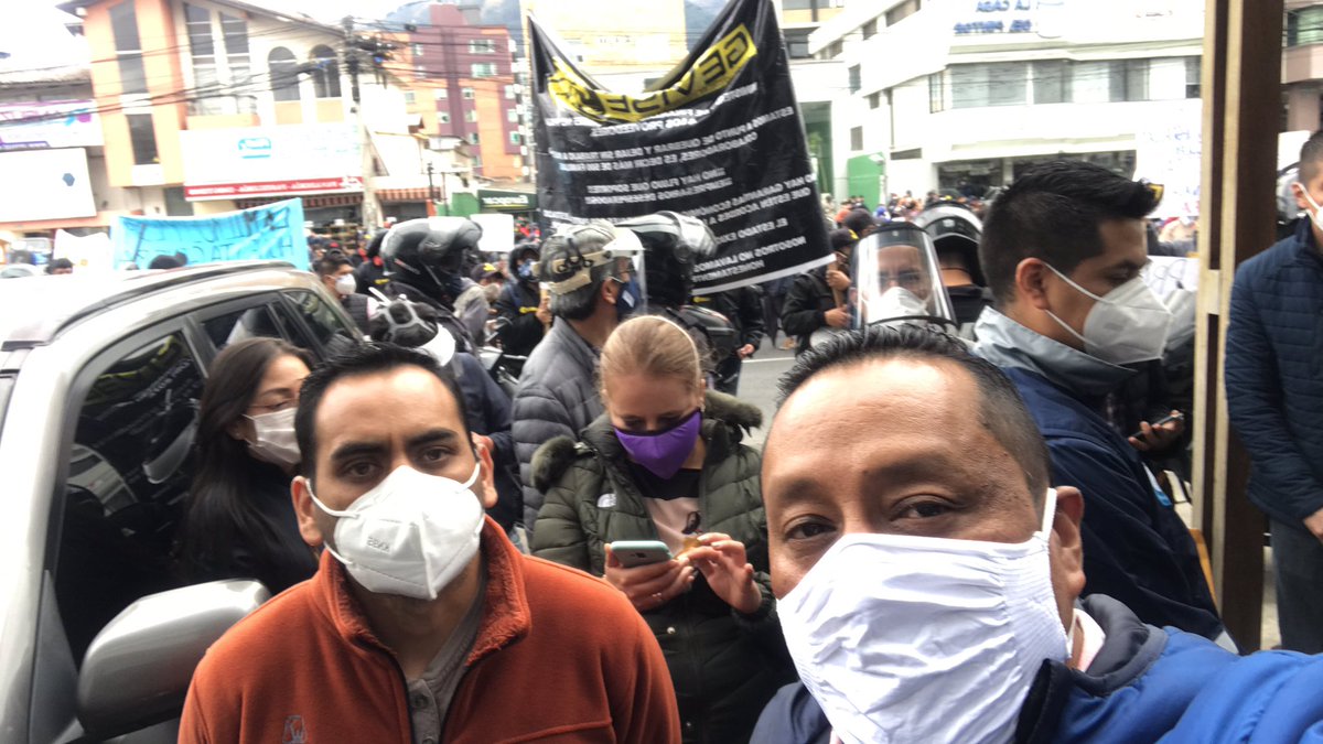 juankchavezP's tweet photo. Llegamos al #Sercop reciban a los #ProveedoresImpagos para que NO se suban más procesos porque no  pagan, como van a pagar los próximos basta de engaños https://t.co/s5soyuKKAX