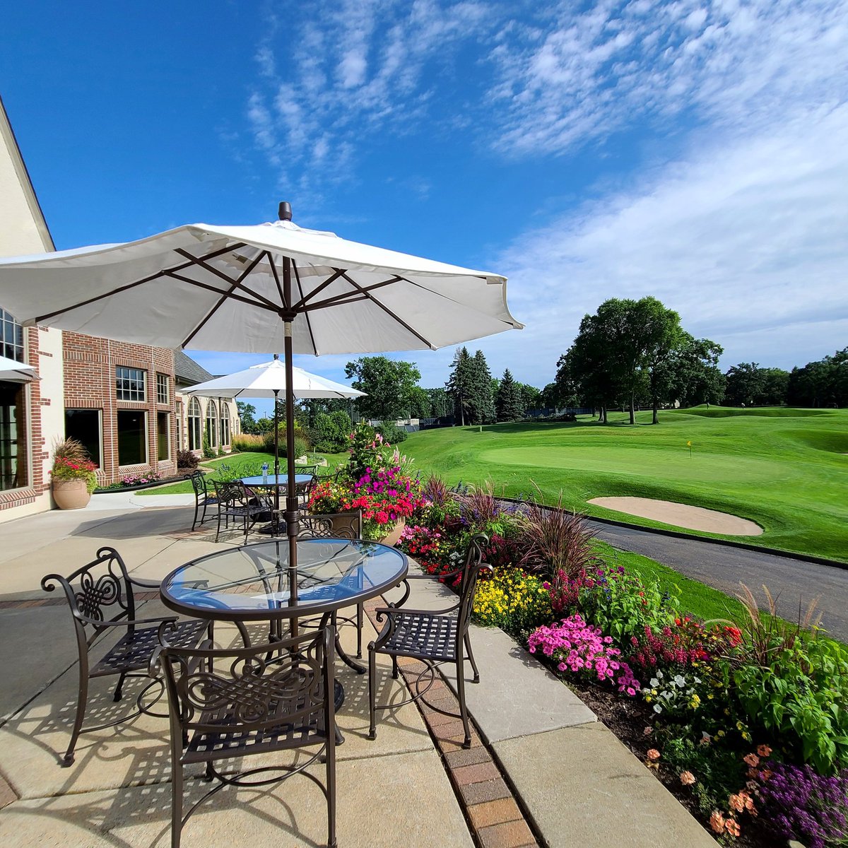 theclubgv's tweet photo. Canceling all Zoom meetings in 3...2...1 🌞⛳💚💙
Awesome day of fun planned at our Club! We have a Couples' 9 &amp; Dine teeing it up at 5, followed by Live Music on the patio by @RedDotGarage! 🎸 
#livemusic #concert #golf https://t.co/zFzYc1g3eJ