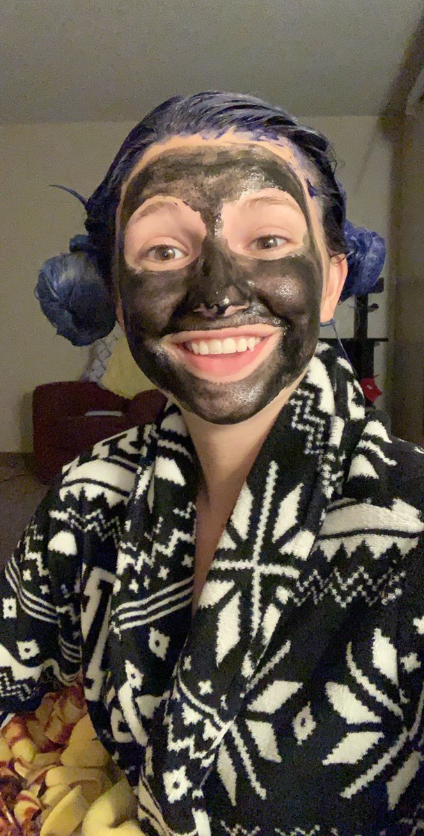AkuklaK's tweet photo. What I look like when no cute boys are talking to me vs as soon as a cute boy sends me a snap https://t.co/goLCmue7AE