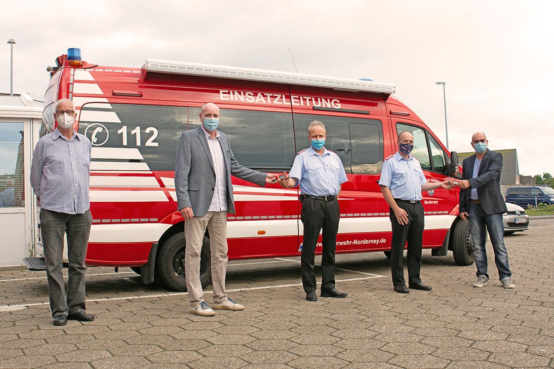 Der #Lionsclub übergab am Dienstagabend zwei Wärmebildkameras im Wert von rund 1.700 Euro an die Freiwillige #Feuerwehr #Norderney. Die Kameras im Taschenformat sollen für die Erkundung der Einsatzorte eingesetzt werden, um mögliche Brandherde aufzuspüren.
ow.ly/wGw350B5nx4