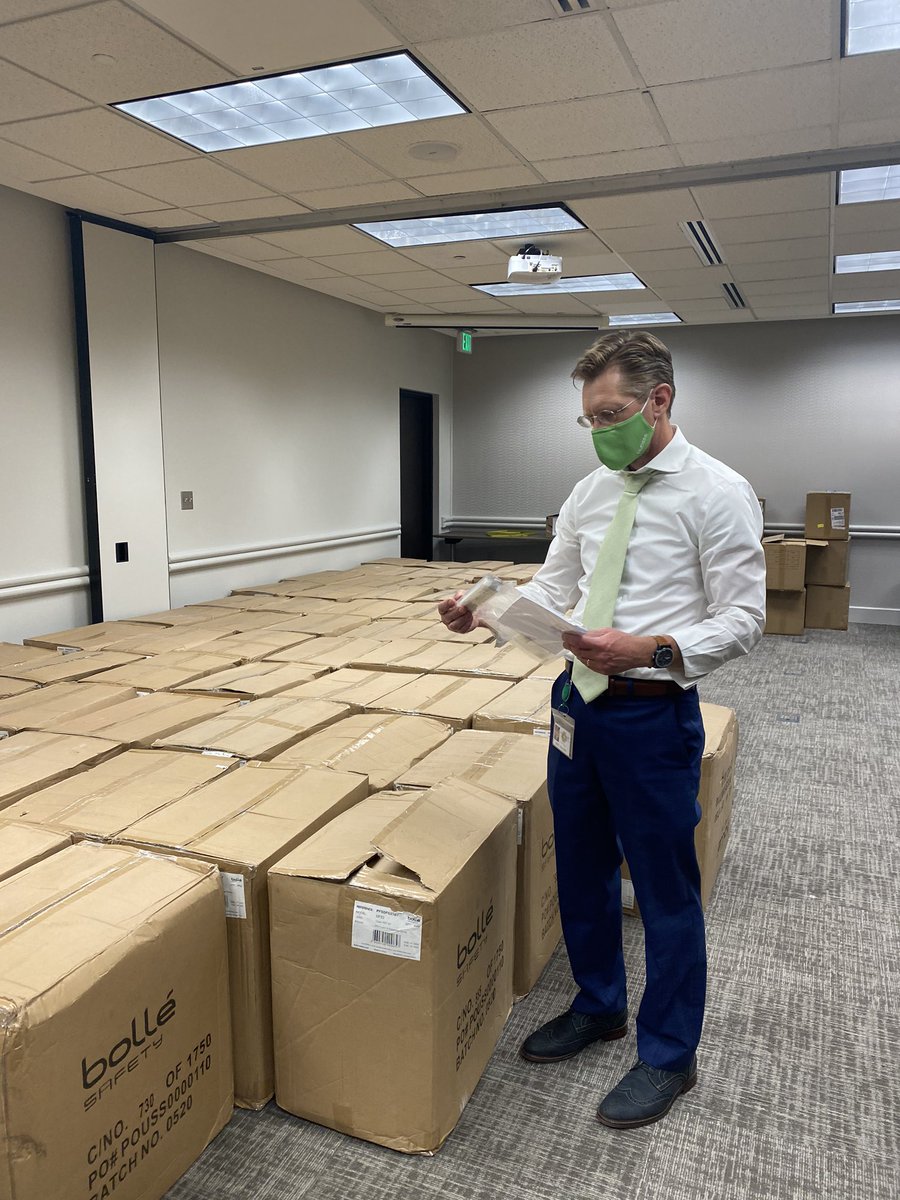 egmackey's tweet photo. Each Alabama school system will receive 200 face shields, 1200 bottles of hand sanitizer, 200 K95 masks for school nurses, and 8 thermometers from @AlabamaEMA — thanks to @ALForestryComm for help with the delivery of the supplies for schools https://t.co/n7K2HYLIzR