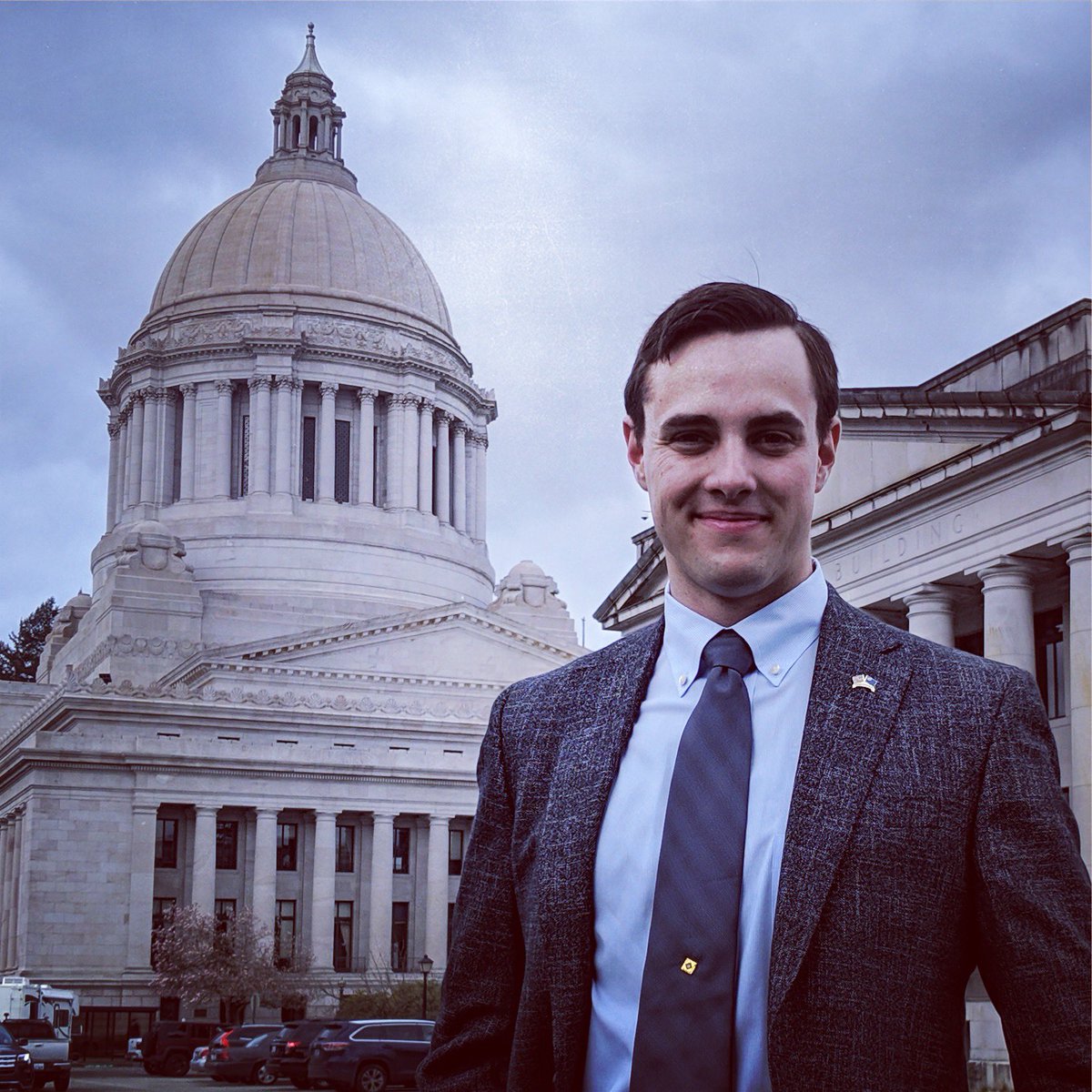 First off, we’ll have  @NoahLJennings from  @TeamMcSally coming to speak about volunteer opportunities and internships!