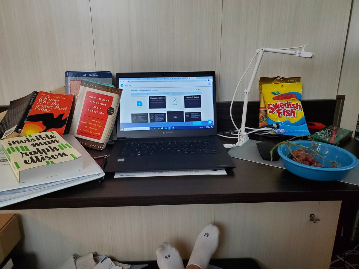 TDirobbio's tweet photo. My desk is chaos but my plans are solid! #FPCSGoesVirtual #FPCS #FriendshipCollegiate #YouKnowKnights #ExcellenceIsTheStandard https://t.co/QzmJjRSr3X