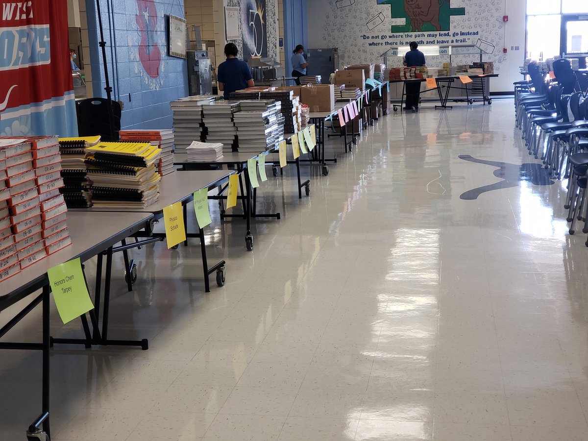 We are ready for book/materials distribution! Check your email for the link to sign up genius to sign up for a time! Please wear a 😷 and follow social-distancing rules!