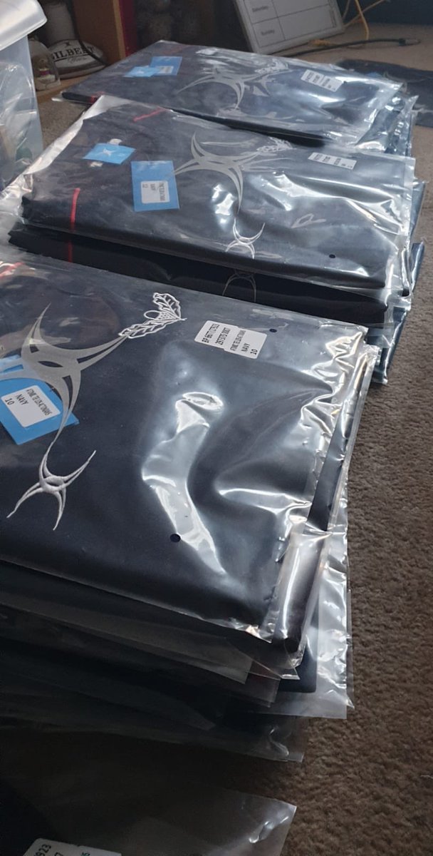 Hot off the press! Our new training tops have arrived 😍😍 who doesn’t love new kit? #lookgoodfeelgood #newkit #freshtees