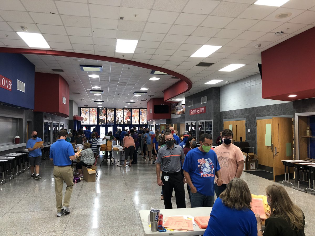 Look at this line of 💙❤️Madison Central❤️💙teachers, admin, and staff working together to get student schedule packets ready for next week! <a href="/MCHSNews/">Madison Central HS</a> <a href="/mcprincipal20/">Brandon Fritz</a> #lovemyschool #rolltribe