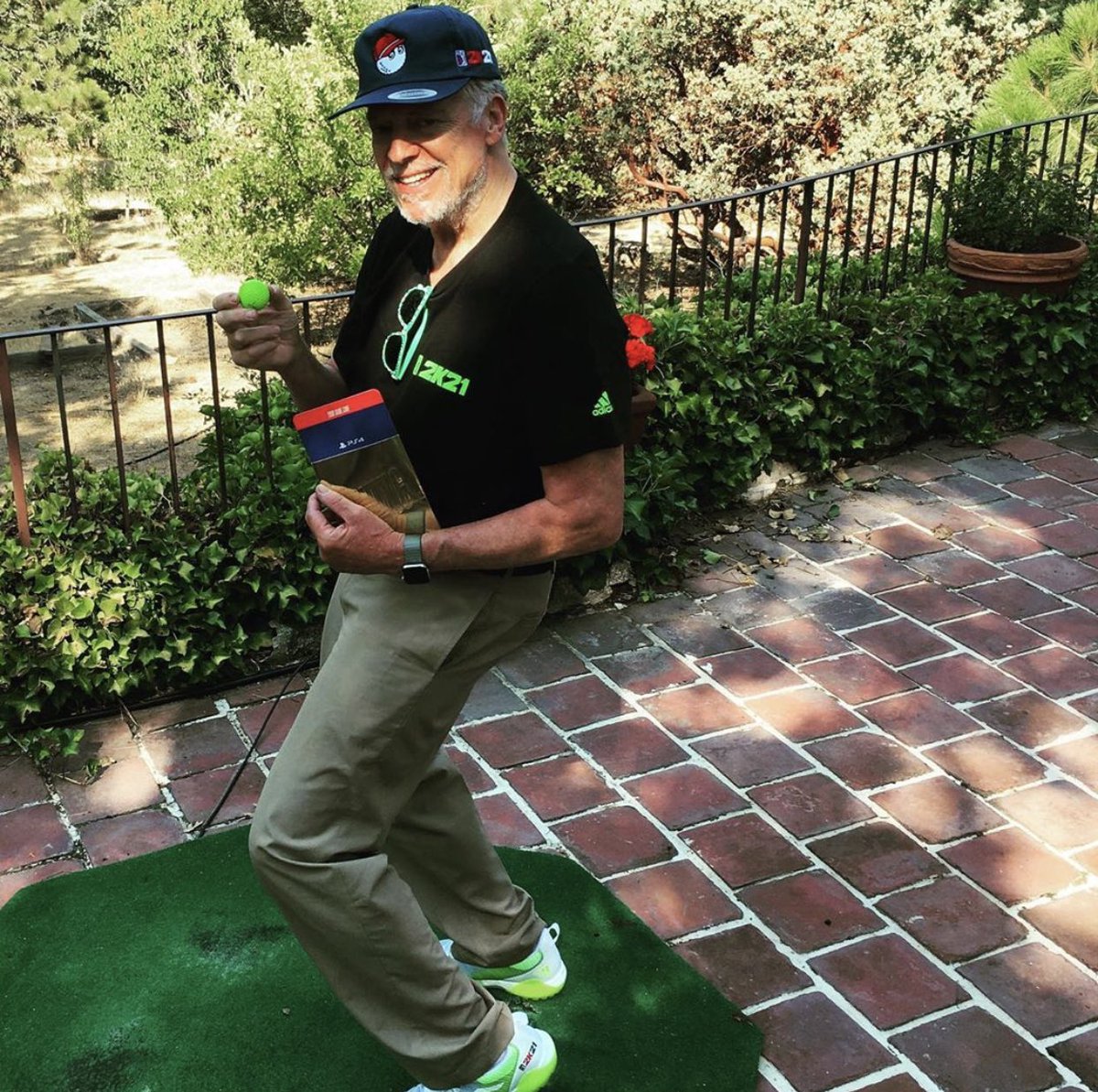 PGATOUR2K's tweet image. #PGATOUR2K21 is out NOW and your favorite golf villain @chrismcdonald50 is ready to swing with swag vs @JustinThomas34 , @mikethemiz , and @ScHoolboyQ ! 🏌️🏽‍♂️