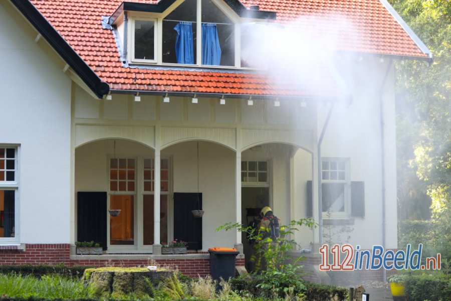 Veel rook bij brand in kamer op Parc Spelderholt in #Beekbergen. 112 in Beeld.