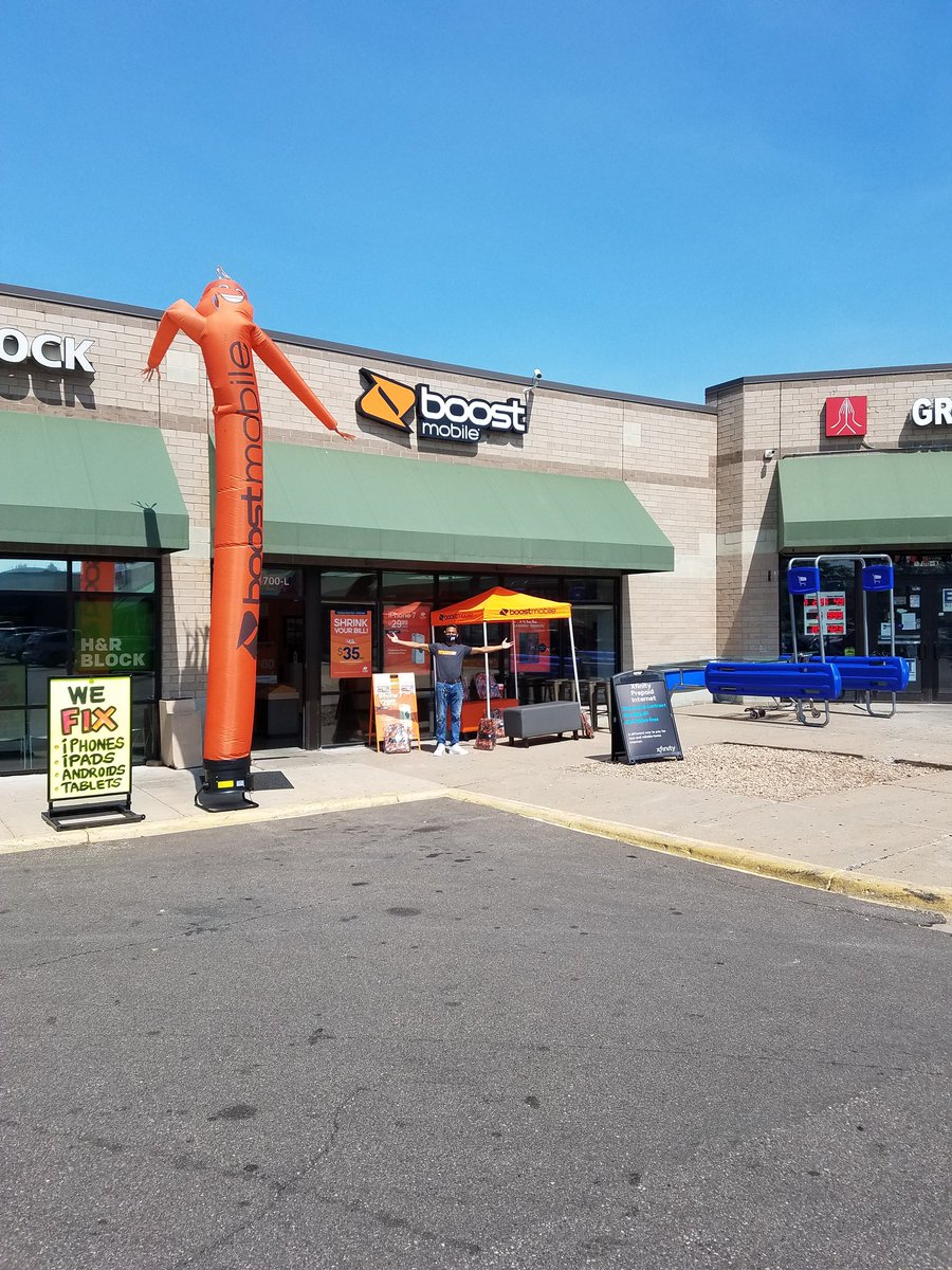 Back to School Event going on Today at Mobile One Wireless' 1700 Rice St, St Paul location.  Get you FREE Backpack Here!!!