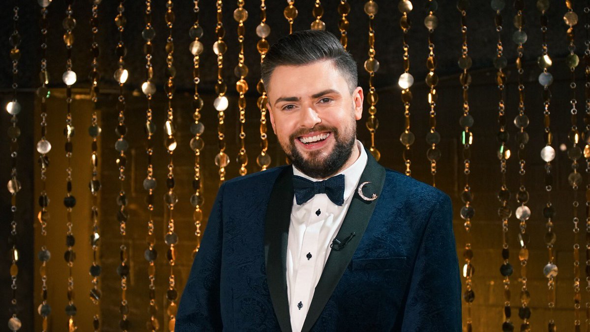 Join us over on Insta @ 8pm when <a href="/JamesPatrice/">James Patrice</a> takes over to chat live with <a href="/daithi_ose/">Dáithí Ó Sé.</a>, <a href="/CeliaHolmanLee/">Celia Holman Lee</a> and some more of our great Rose Family 🌹🌹🌹 #roseoftralee #rosememories