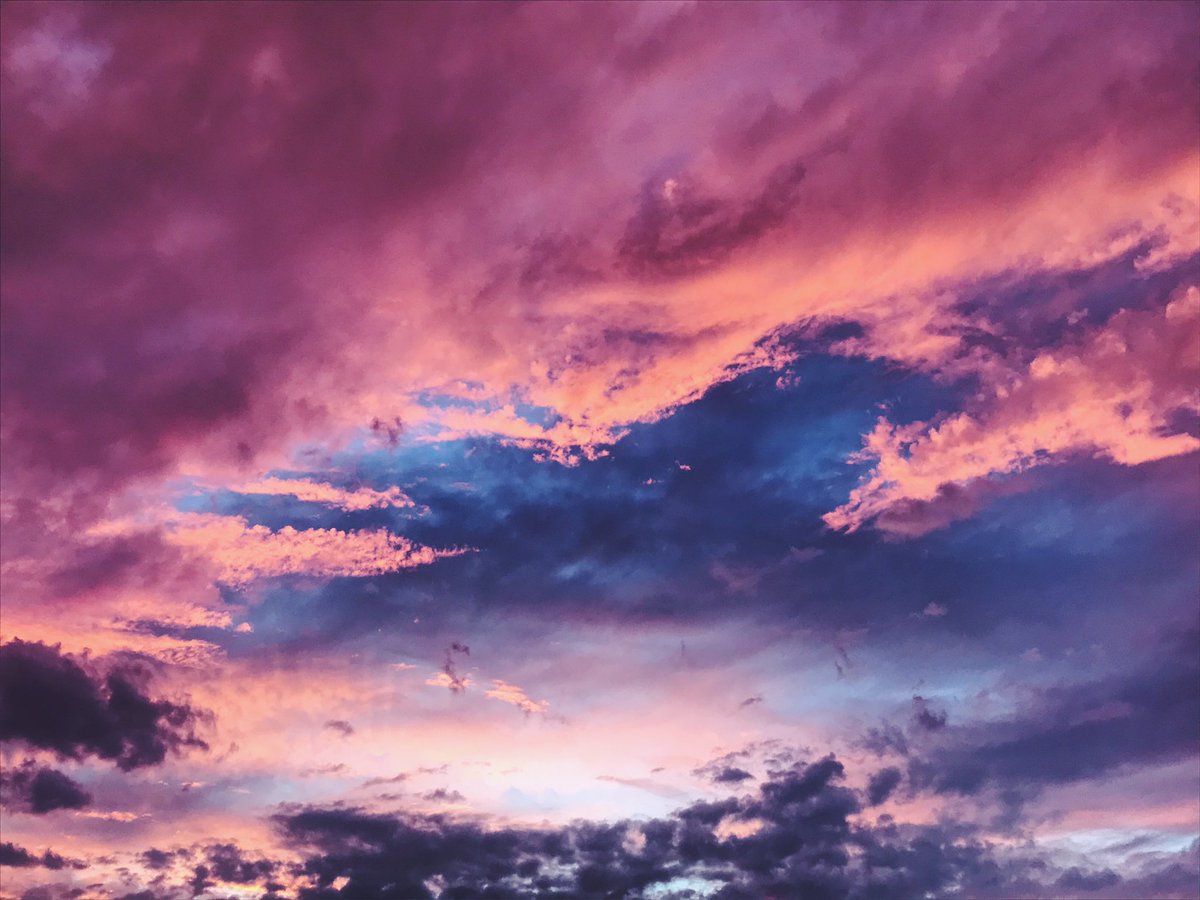 sofiejoan's tweet image. slagroomwolk met aardbeismaak