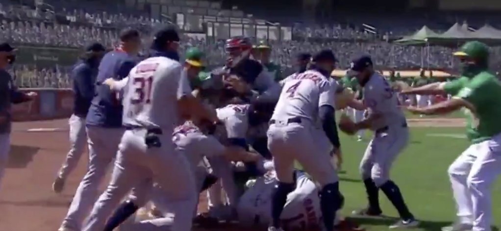 BleacherReport's tweet image. ASTROS-A'S BRAWL