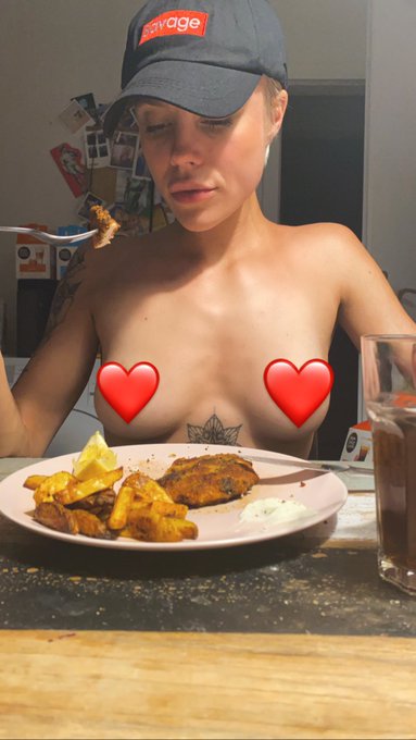 What&rsquo;s for dinner? 🤤 uncensored at https://t.co/QkM8DBRp0m #onlyfansnewbie #onlyfans #onlyfangirl #underboob<a href="/tag/hotpic"class="tags"><span>#hotpic</span></a><a href="/tag/underboob"class="tags"><span>#underboob</span></a><a href="/tag/onlyfans"class="tags"><span>#onlyfans</span></a><a href="/tag/onlyfangirl"class="tags"><span>#onlyfangirl</span></a><a href="/tag/on"class="tags"><span>#on</span></a>