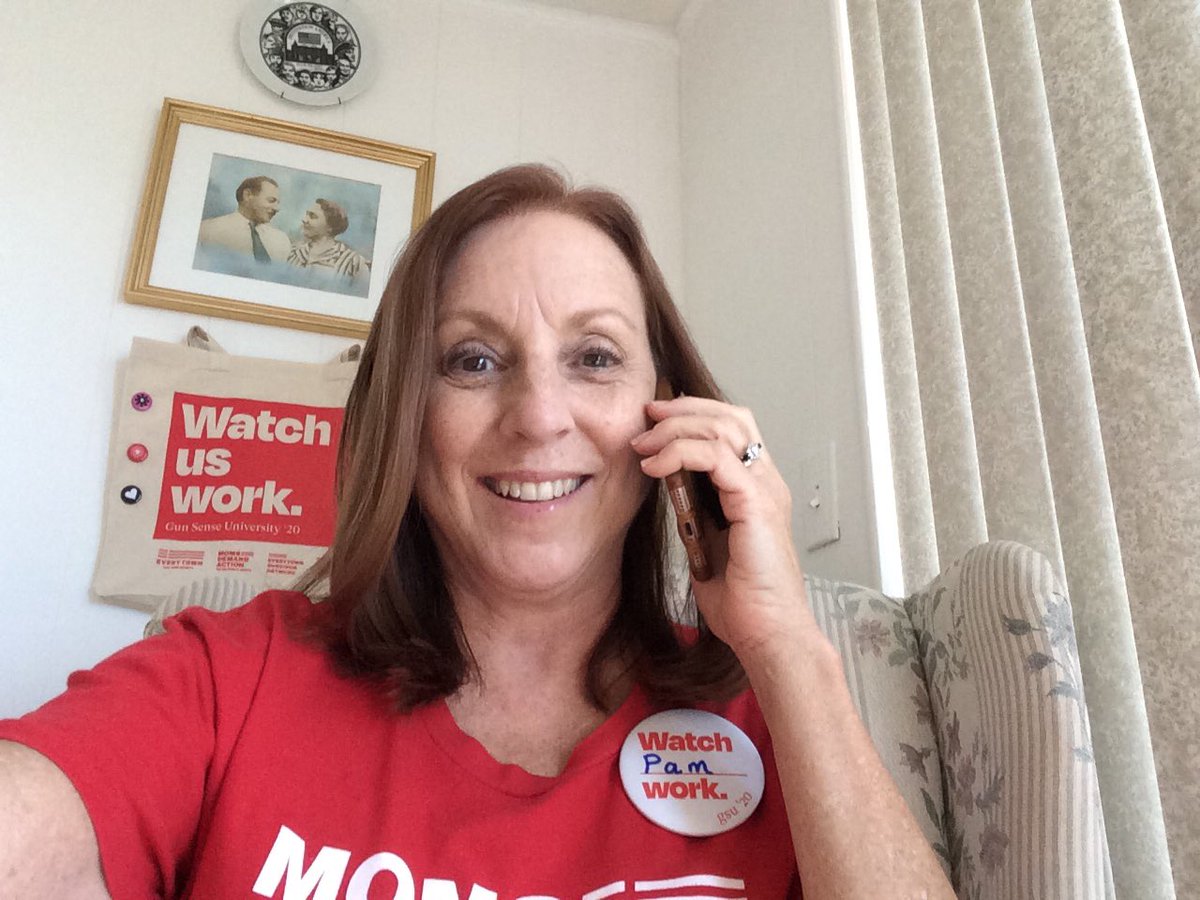 Wrapping up #GSU2020  by calling Iowa voters, asking them to support gunsense candidates and make a voting plan.  #WatchUsWork #MomsAreEverywhere @MomsDemand @Everytown