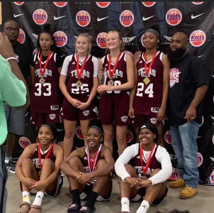 WaveMakerz432's tweet photo. Texas Elite Lady Force beats Austin Cyfair Elite in a great championship game. Great job ladies. Nesha Stephens earned MVP. #WAVEMAKERZ @westtexasbball @Brucemccowan27 @DreMaxwell6 https://t.co/bPWgdXzNb3