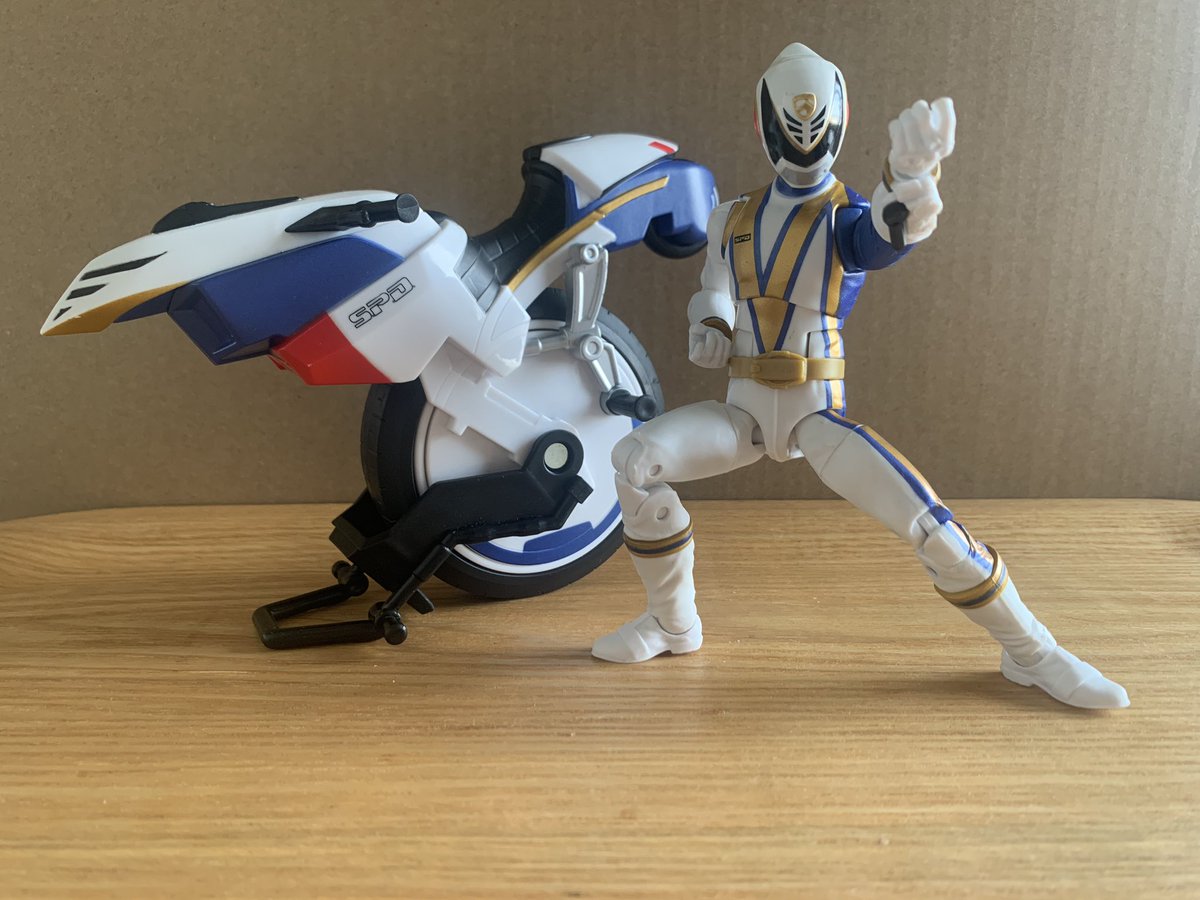 夜明けの刑事が着弾したので、我が家のSPDに集まってもらいました