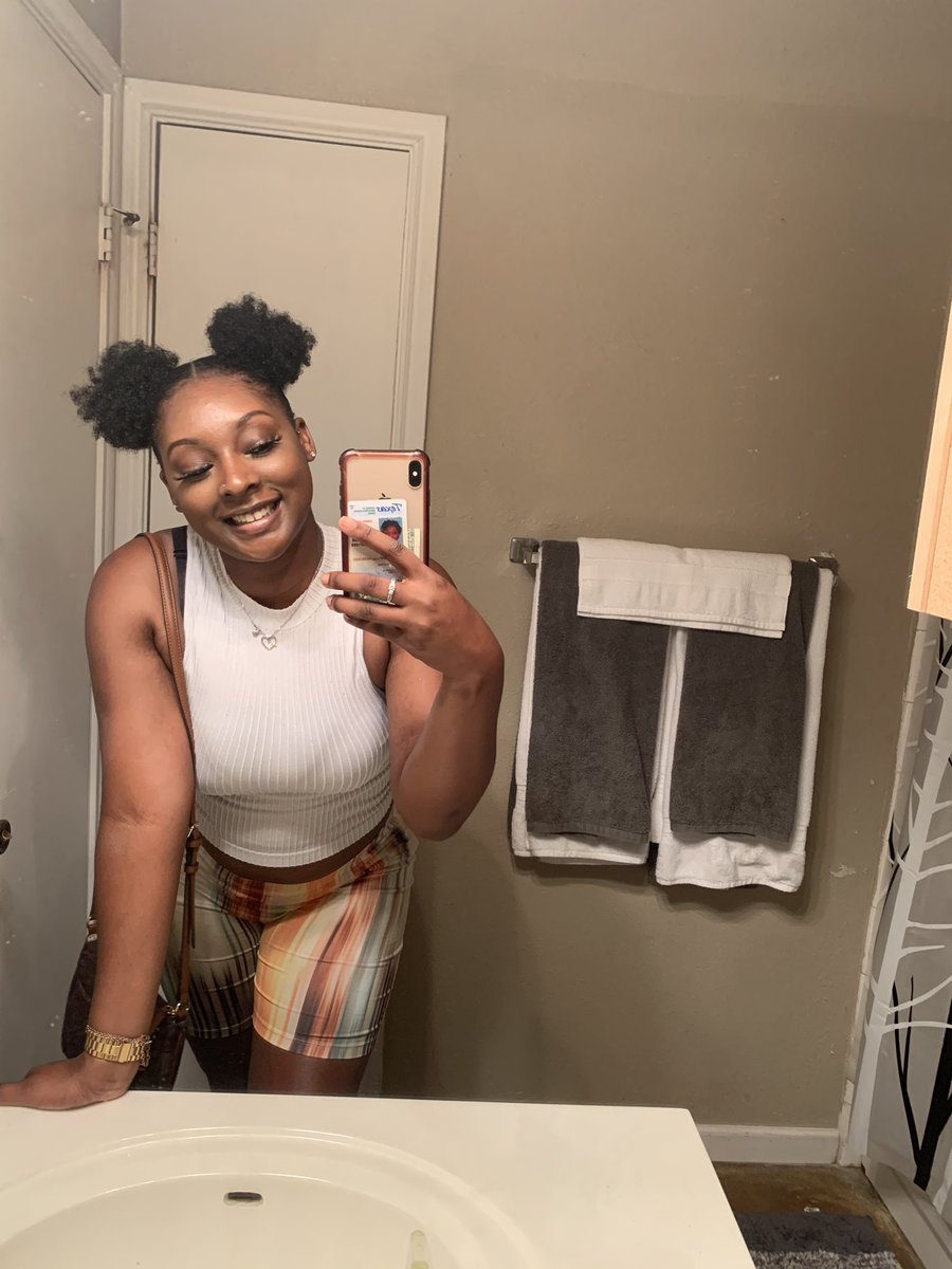 k_rivers3's tweet photo. It’s the buns for me https://t.co/0sPR8jUKlb