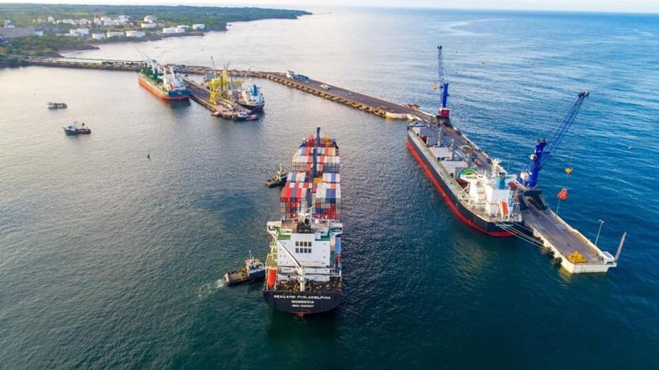 puertoactivo's tweet photo. En el Puerto de Acajutla atendimos al Sealand Philadelphia con 1,140.68 toneladas métricas de alimentos. 👷🏻‍♂️🚢🏗 parte de la segunda entrega de Paquetes Alimentarios. https://t.co/khRW1O4d8Y
