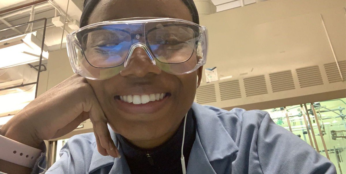 #BlackinChemRollCall 
Hi everyone I’m Bria Garcia✨ I’m a rising 2nd year PhD student at the University of Delaware, in the organic chemistry division 💛💙 #BlackinChem #BlackinOrganic

I received my B.S. in Chemistry from the Lincoln University of Pennsylvania! 🧡💙#HBCUGrad