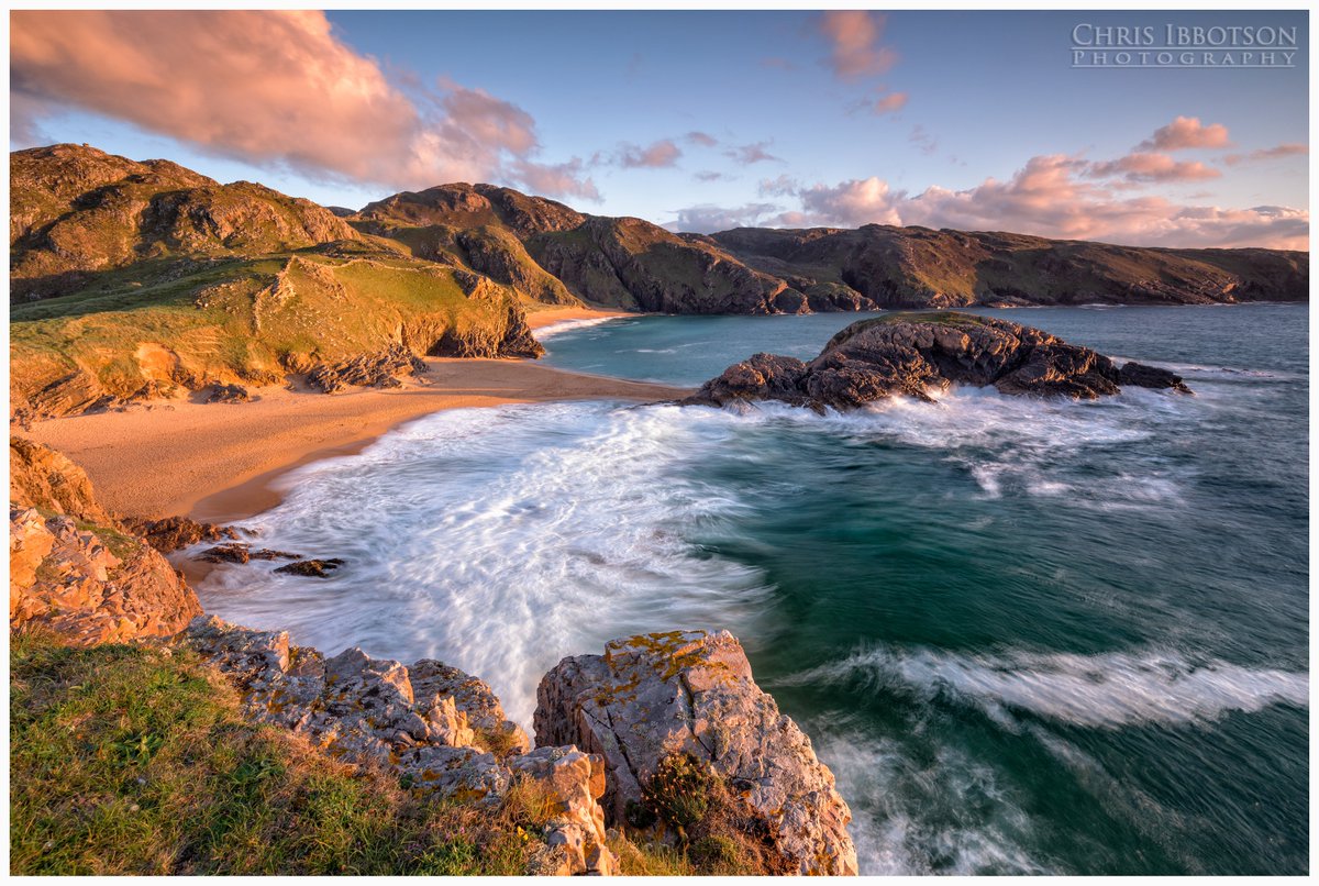 ChrisIbbotson11's tweet photo. Sunset at the fabulous and amazing Murder Hole in Donegal on Friday evening https://t.co/r3VDwTe97T