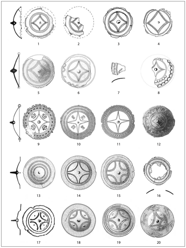 I love the triskelions in the middle, I love the "dragon ships" and I love the many "cross in circle" phalerae (engraved or embossed metal discs) affixed as decoration on the armour...