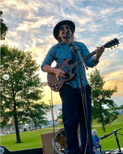 lonegirlbrewing's tweet photo. Who's ready for some Skylar Nahn - Live Music on the Rooftop? 2-4:30PM THIS AFTERNOON! Come join us for cold craft beer and #rooftopfun ! https://t.co/qyIFFnKE1c