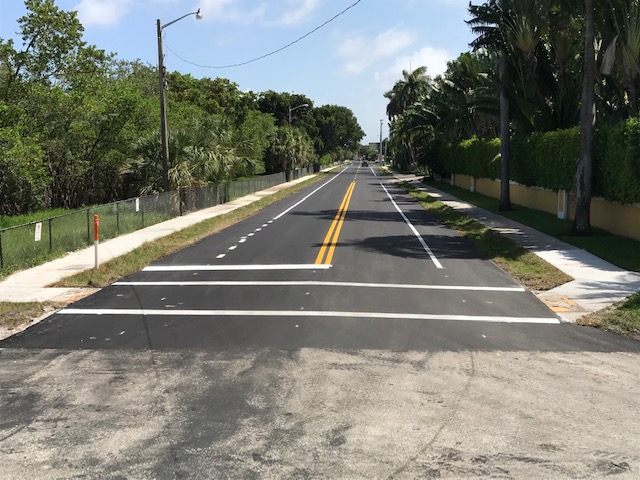 javier_argotti's tweet photo. North 14th Ave. has a new look in the City of Hollywood. Between Arthur St and Harding St. This project is ongoing! #AEGmobility #cityofhollywood #completestreet #HollywoodFL #bikelanes #sustainableLiving #GreenWay https://t.co/9LGu9EVKXD
