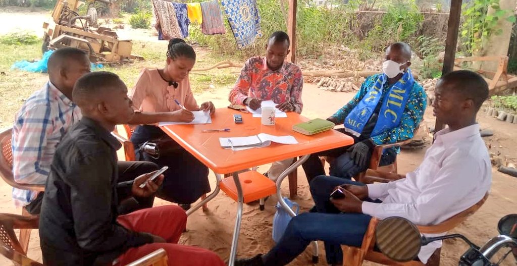 #Mbuji_Mayi🇨🇩
Au tour du Secrétaire Exécutif Fédéral, la Coordination Fédérale de la <a href="/JeunesseMlc/">Ligue des Jeunes/MLC</a> du Kasaï-Oriental s'est réunie ce jour en vue de redynamiser le parti dans son entité. Un échange fructueux entre membres. #AvecDieuNousVaincrons