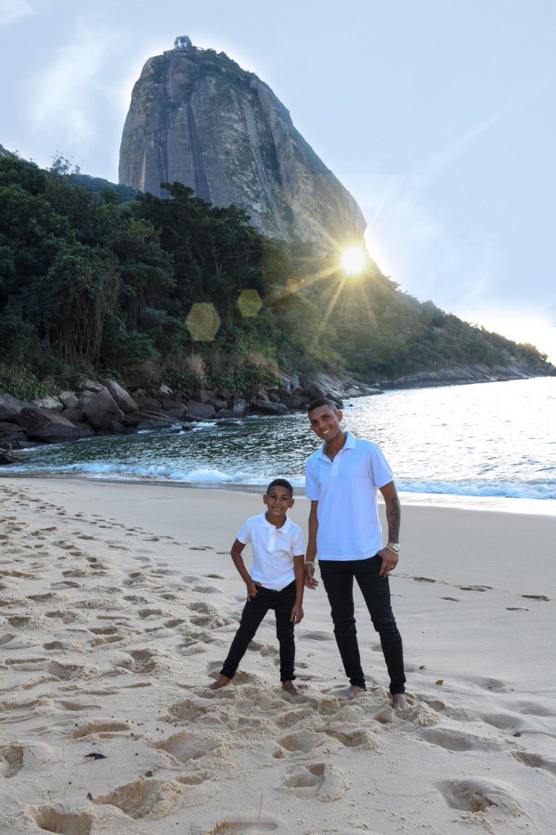 Paulinho__Play's tweet photo. Nao existe mãe perfeita ou pai ideias, o que importa mesmo é estar no momentos especial da vida deles, 🥰🥰 feliz dias dos pais! https://t.co/jYFHEdUVyh