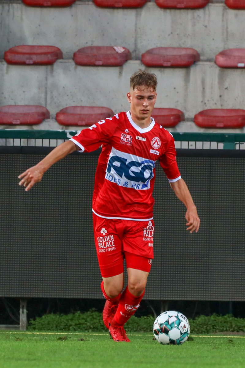 27' Belofte <a href="/RitiereLoic/">Loïc Ritiere</a> maakt zijn debuut in eerste klasse🔥🔥🔥

0-1 | #KVKWBE #COYR