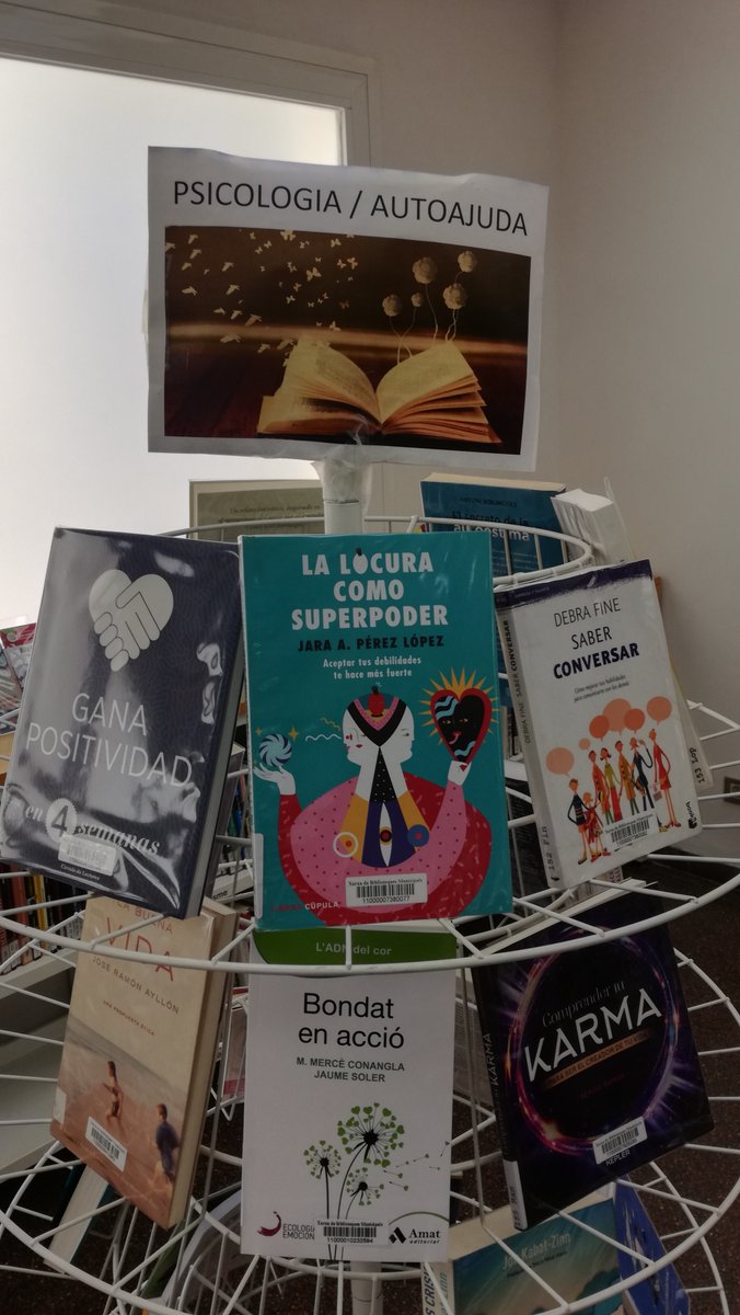 escriuweb's tweet image. A les @BibliotequesLH  i @bibliotequesXBM hi ha novetats!! Tenim DE TOT, senyors i senyores!!!! 
I amb tota seguritat i higiene, qui dóna més? #Vinealabiblio
#CulturaLH #BibliotequesLH #