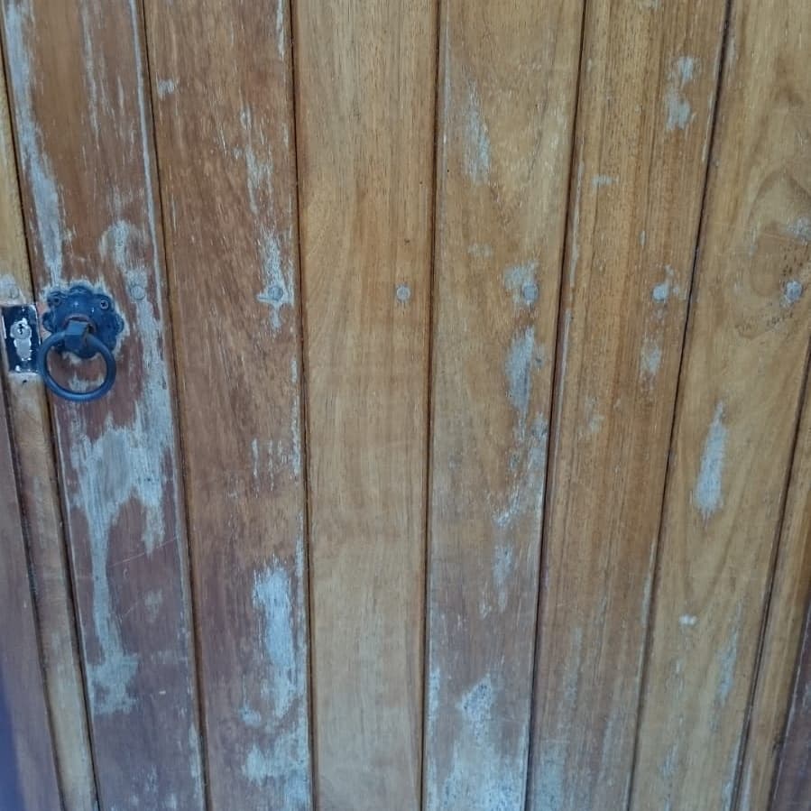 igarforth's tweet image. A few pictures of the work we are undertaking at the moment Alex is doing the gates
Kevin and Hannah on the Rookery Barn