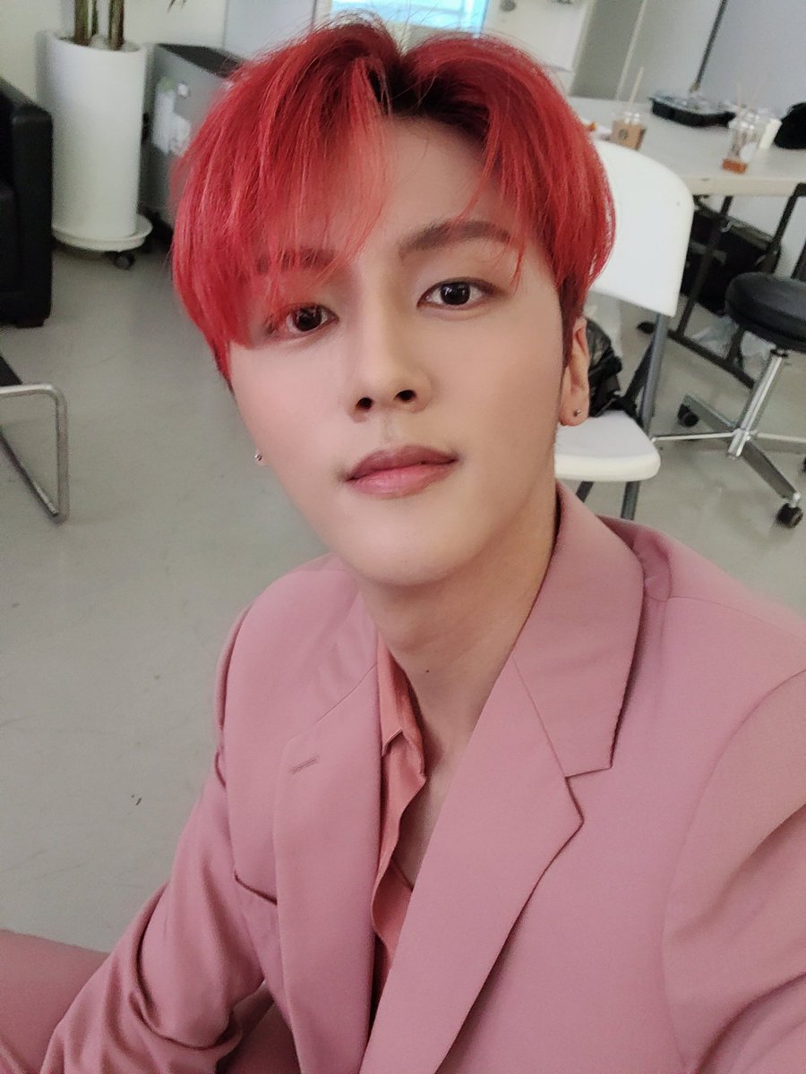 hourly youngbin 🍀 tweet media