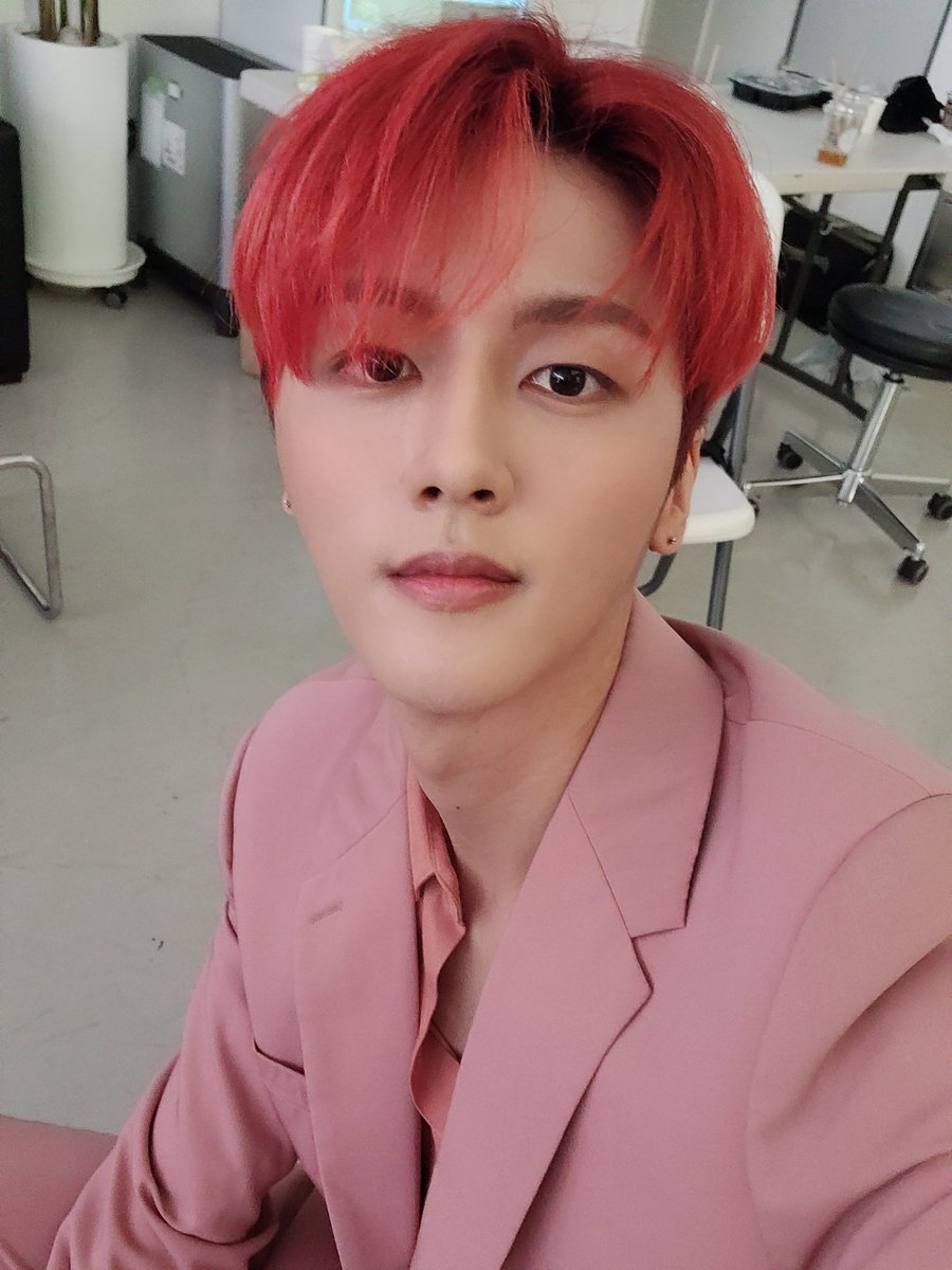 hourly youngbin 🍀 tweet media