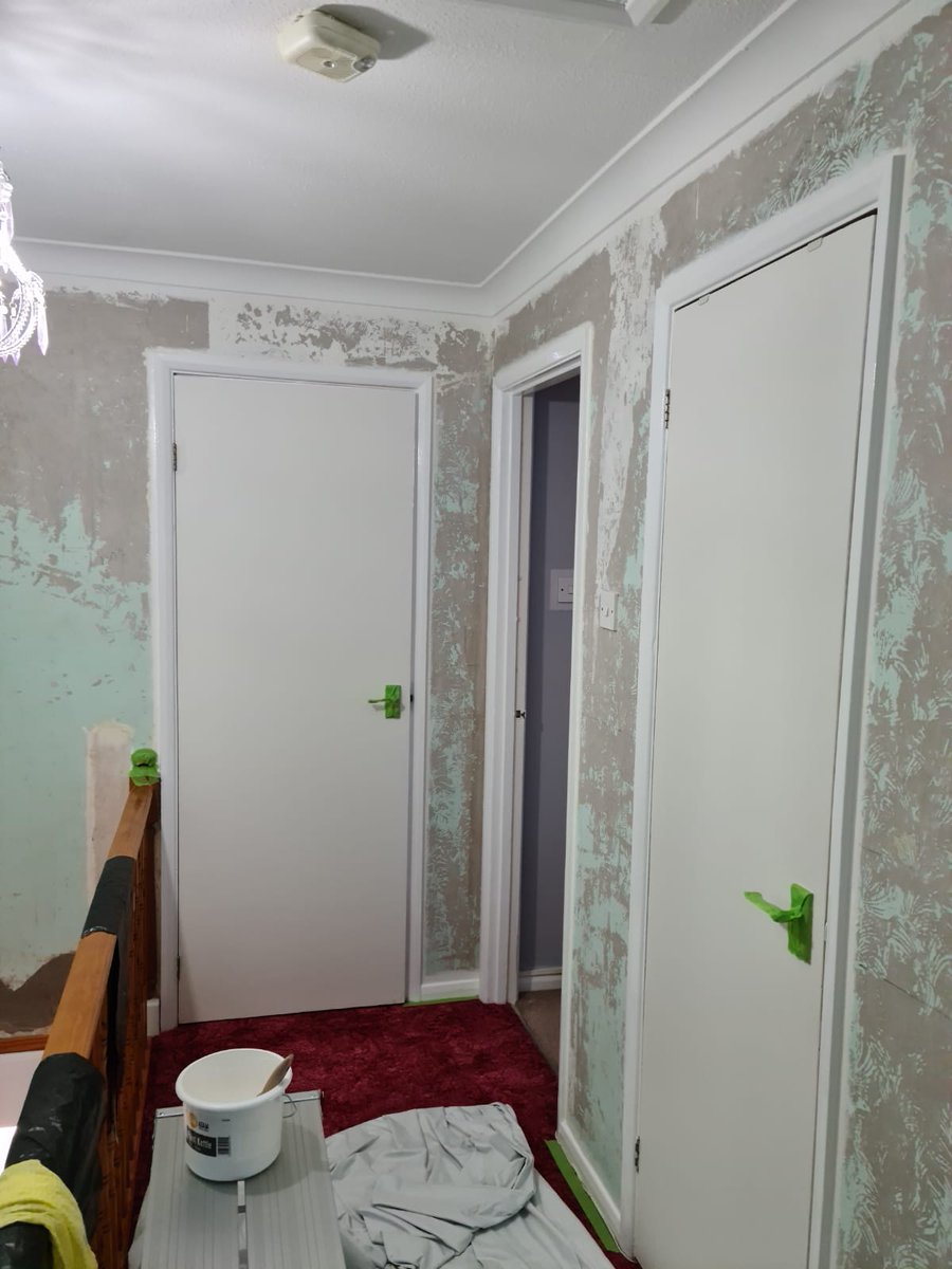 igarforth's tweet image. Rob is stripping and preparing this jall, stairs and landing ready for re papering.