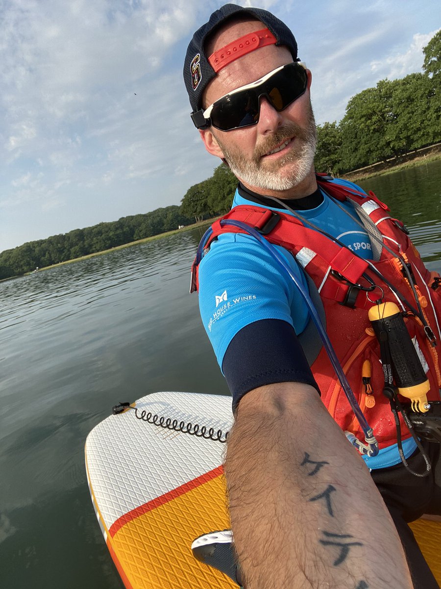 pageandy's tweet photo. #supboarding https://t.co/JGvyEiWtDj