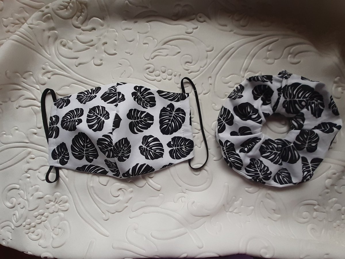 JaneFitz610's tweet photo. Anyone here wanna buy some pretty face masks and matching srunchies 
€6 for masks, €8 for set 
DM if interested :) https://t.co/3gamrHxi1j