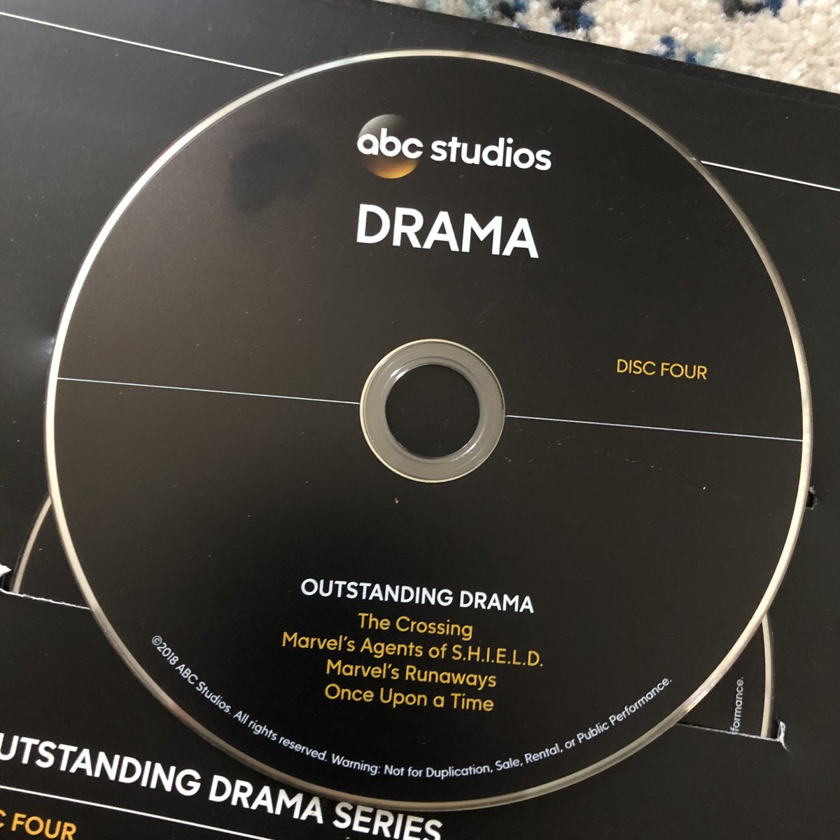 frameworkfitz's tweet photo. ✌️ AGENTS OF SHIELD GIVEAWAY ✌️

Retweet and tag a friend for your chance to win this ABC Studios Emmy FYC DVD pack featuring #AgentsofSHIELD and many more! Winner chosen Sunday, August 16th. Open worldwide. https://t.co/F4S9bIhOJe
