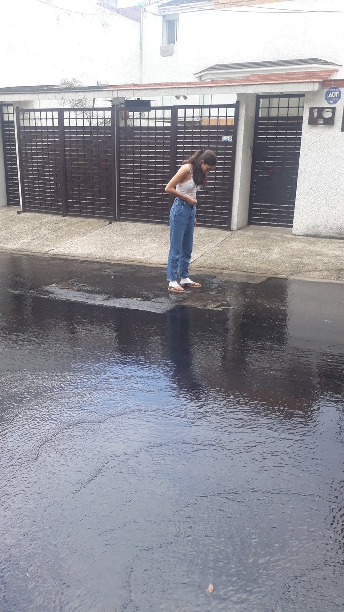 joepenya's tweet photo. @SacmexCDMX URGE, URGE, URGE la compostura de la fuga de buharros 16, lomas de las aguilas, Álvaro Obregón.  Cdmx. Ya son 3 puntos de la fuga. https://t.co/1F6hHOmFji