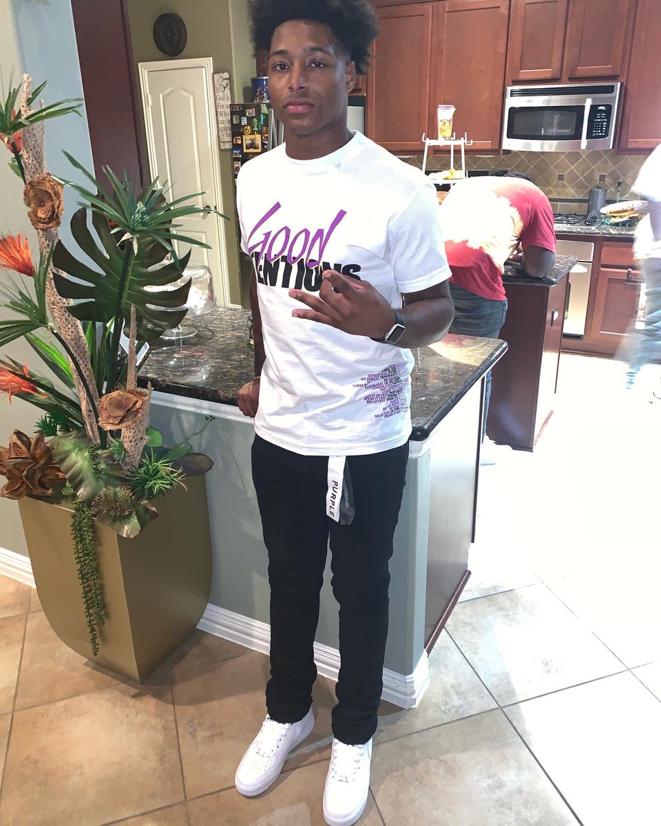 1bbdee's tweet photo. Pop It on Em Cause I know they watching... #AC32 #LLB5 #BB5L☔️💫 https://t.co/gocMlp6jtj