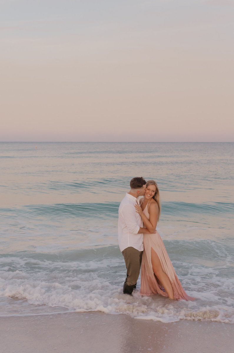 jazzlael's tweet photo. not engaged!! just happy :) <3 https://t.co/HlnkWIGb2y